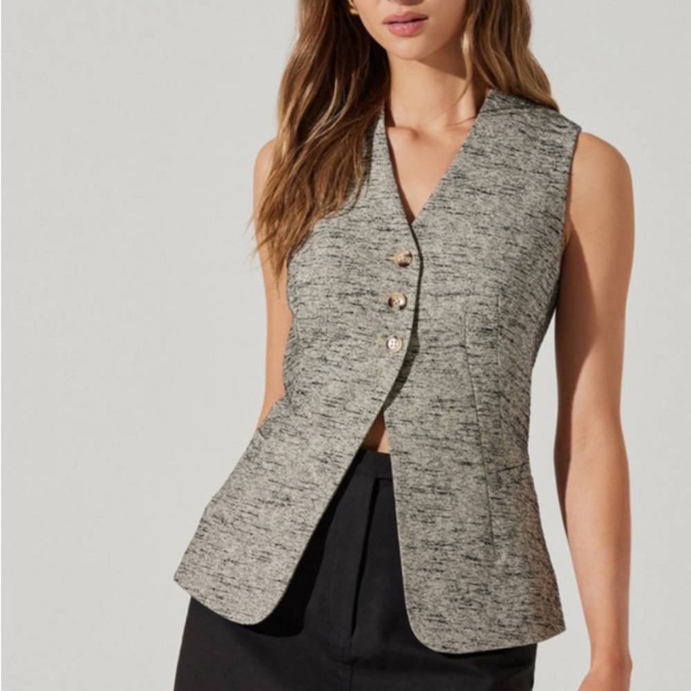 ASTR Delphina Longline Vest